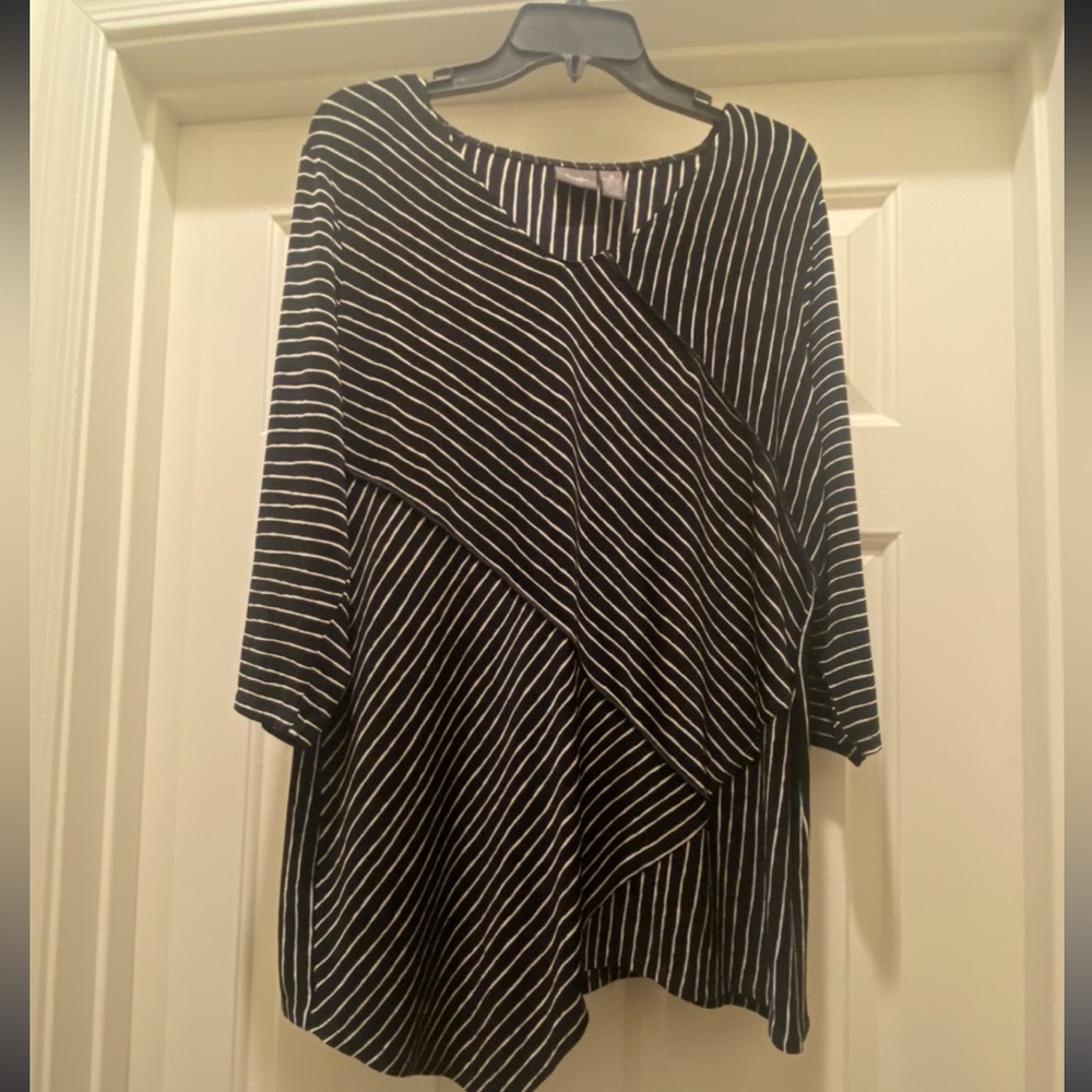 Chico’s Travelers black and white striped  tunic. Chico’s SZ 3=16-18